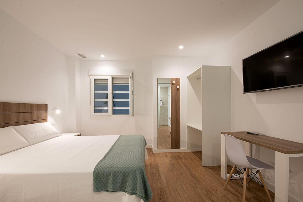Hostal Beach *